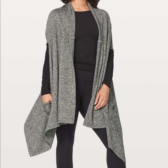 Lululemon live freely wrap